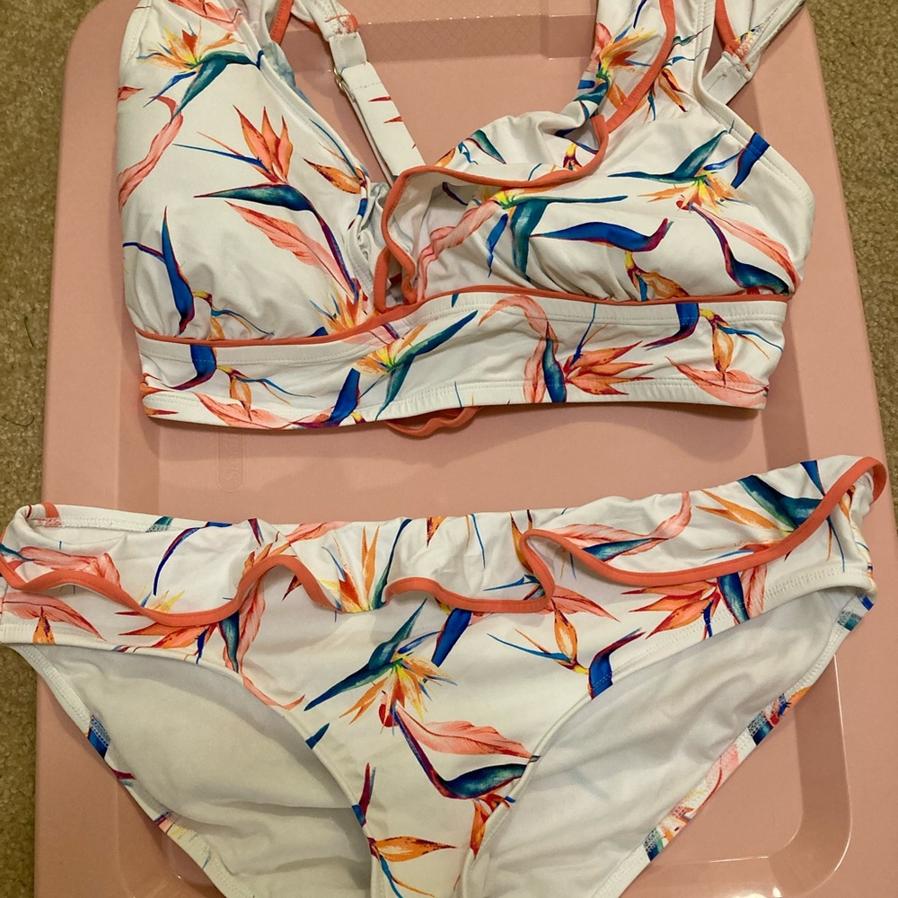 🛍️3/$12 Time and True Women’s 2 piece swimsuit - Picture 3 of 7